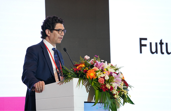 18 英国牛津大学皇家学院外科介入试验部主任Michael Douek教授带来报告_副本.jpg